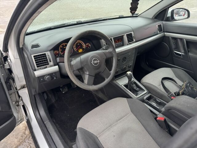 Серый Опель Вектра, объемом двигателя 2.2 л и пробегом 275 тыс. км за 2450 $, фото 7 на Automoto.ua