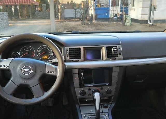 Серый Опель Вектра, объемом двигателя 2.2 л и пробегом 300 тыс. км за 3500 $, фото 18 на Automoto.ua