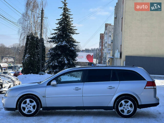 Сірий Опель Вектра, об'ємом двигуна 2.2 л та пробігом 291 тис. км за 3600 $, фото 2 на Automoto.ua