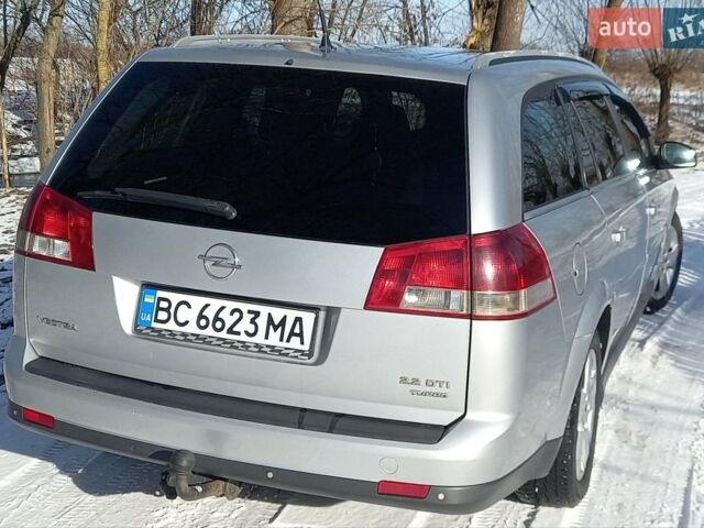 Сірий Опель Вектра, об'ємом двигуна 2.21 л та пробігом 330 тис. км за 5000 $, фото 5 на Automoto.ua