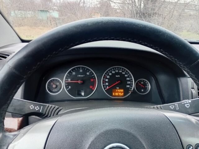 Сірий Опель Вектра, об'ємом двигуна 2 л та пробігом 300 тис. км за 2300 $, фото 6 на Automoto.ua