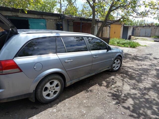 Серый Опель Вектра, объемом двигателя 1.9 л и пробегом 272 тыс. км за 5400 $, фото 1 на Automoto.ua