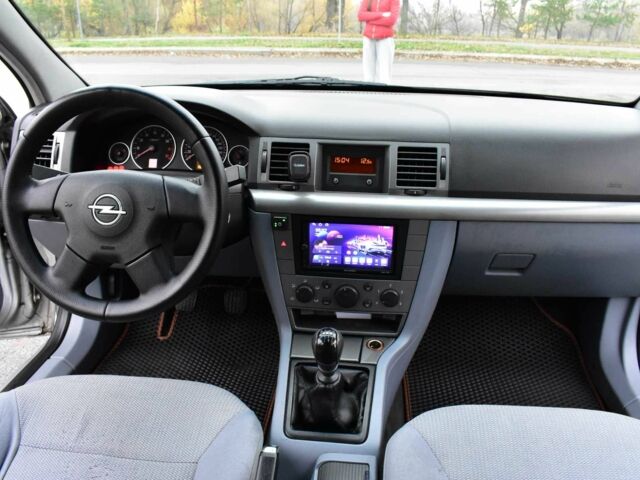 Сірий Опель Вектра, об'ємом двигуна 2 л та пробігом 182 тис. км за 4200 $, фото 11 на Automoto.ua