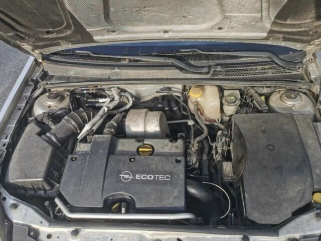 Серый Опель Вектра, объемом двигателя 2.2 л и пробегом 340 тыс. км за 1700 $, фото 5 на Automoto.ua