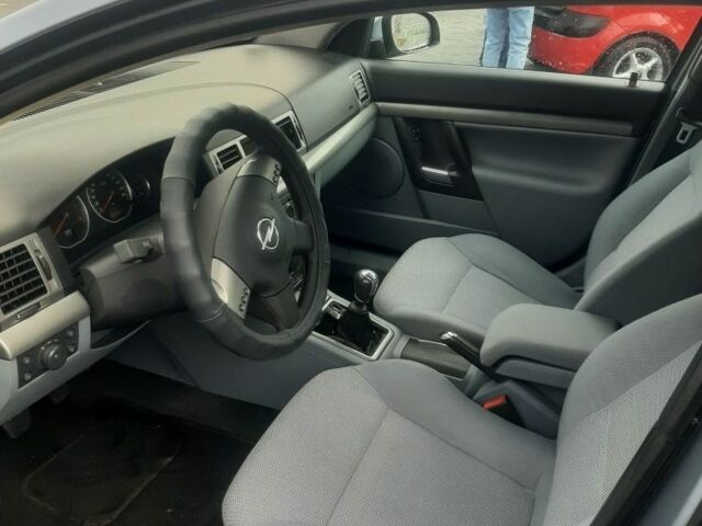 Серый Опель Вектра, объемом двигателя 2.2 л и пробегом 300 тыс. км за 2800 $, фото 6 на Automoto.ua