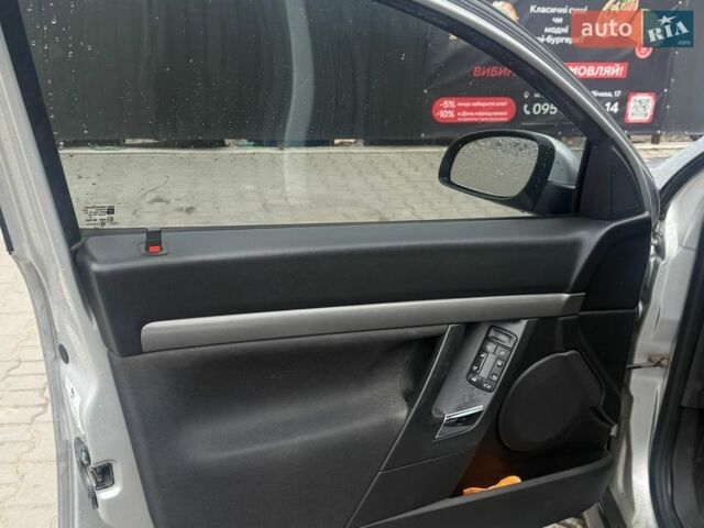 Серый Опель Вектра, объемом двигателя 1.91 л и пробегом 317 тыс. км за 5000 $, фото 9 на Automoto.ua