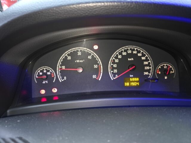 Сірий Опель Вектра, об'ємом двигуна 2 л та пробігом 382 тис. км за 2750 $, фото 6 на Automoto.ua