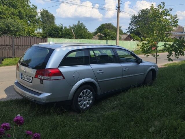 Серый Опель Вектра, объемом двигателя 2.2 л и пробегом 260 тыс. км за 3000 $, фото 3 на Automoto.ua