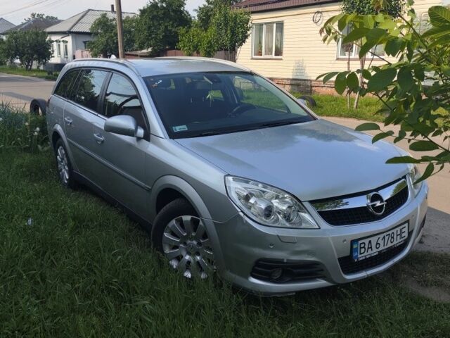 Серый Опель Вектра, объемом двигателя 2.2 л и пробегом 260 тыс. км за 3000 $, фото 2 на Automoto.ua