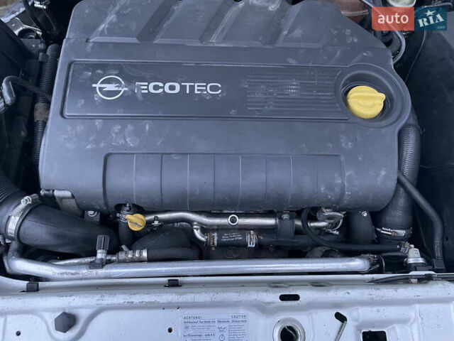 Серый Опель Вектра, объемом двигателя 1.9 л и пробегом 372 тыс. км за 3200 $, фото 27 на Automoto.ua