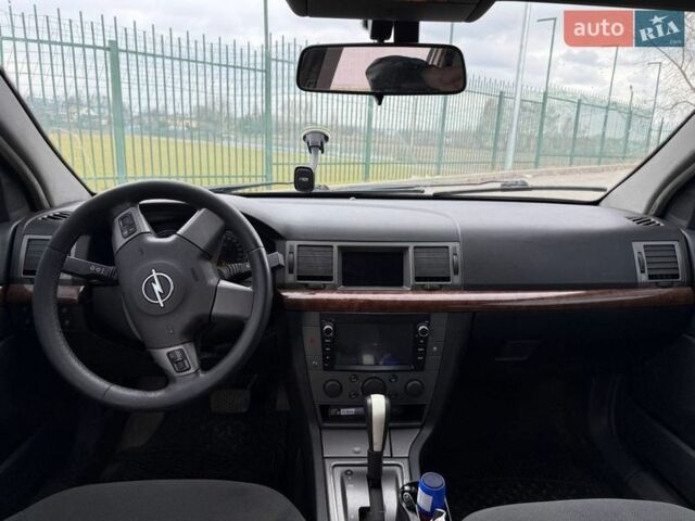 Серый Опель Вектра, объемом двигателя 1.9 л и пробегом 407 тыс. км за 4000 $, фото 4 на Automoto.ua