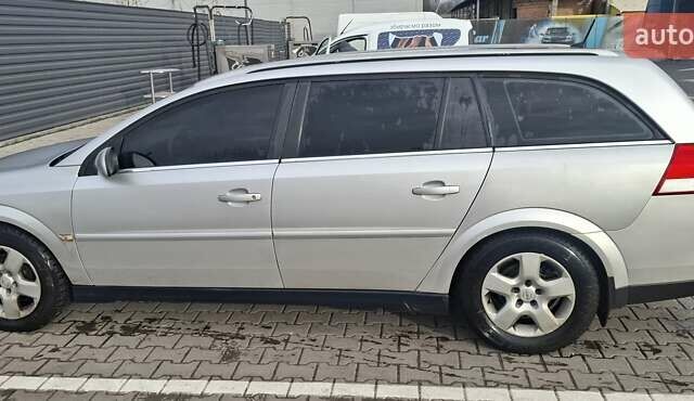 Серый Опель Вектра, объемом двигателя 1.8 л и пробегом 270 тыс. км за 4300 $, фото 5 на Automoto.ua