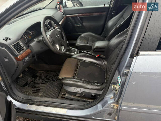 Серый Опель Вектра, объемом двигателя 1.9 л и пробегом 340 тыс. км за 2200 $, фото 6 на Automoto.ua