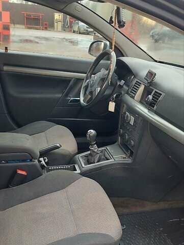 Серый Опель Вектра, объемом двигателя 2.2 л и пробегом 287 тыс. км за 4000 $, фото 10 на Automoto.ua