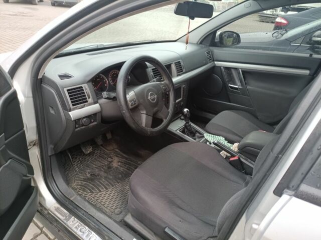 Серый Опель Вектра, объемом двигателя 2.2 л и пробегом 295 тыс. км за 3050 $, фото 4 на Automoto.ua