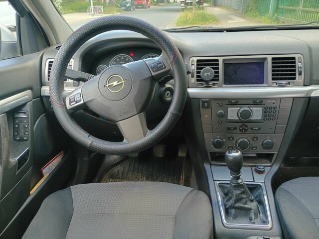 Сірий Опель Вектра, об'ємом двигуна 1.8 л та пробігом 238 тис. км за 4000 $, фото 12 на Automoto.ua