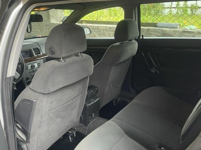 Серый Опель Вектра, объемом двигателя 1.9 л и пробегом 350 тыс. км за 3000 $, фото 2 на Automoto.ua