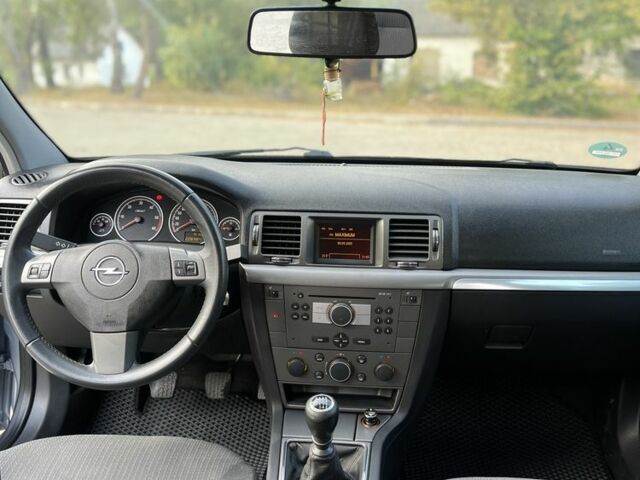 Серый Опель Вектра, объемом двигателя 1.9 л и пробегом 228 тыс. км за 5450 $, фото 19 на Automoto.ua