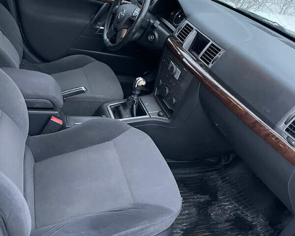 Серый Опель Вектра, объемом двигателя 1.9 л и пробегом 372 тыс. км за 3200 $, фото 12 на Automoto.ua