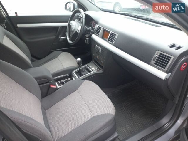 Сірий Опель Вектра, об'ємом двигуна 1.8 л та пробігом 241 тис. км за 4000 $, фото 8 на Automoto.ua