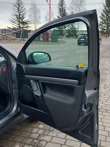 Серый Опель Вектра, объемом двигателя 2.2 л и пробегом 287 тыс. км за 4000 $, фото 8 на Automoto.ua