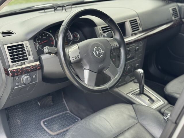 Сірий Опель Вектра, об'ємом двигуна 3 л та пробігом 300 тис. км за 5900 $, фото 9 на Automoto.ua