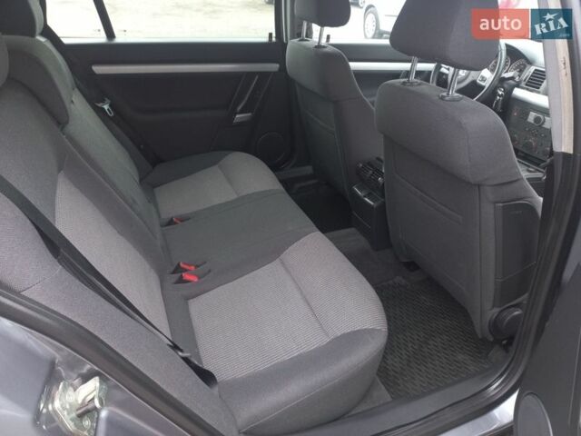 Сірий Опель Вектра, об'ємом двигуна 1.8 л та пробігом 241 тис. км за 4000 $, фото 9 на Automoto.ua