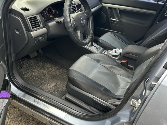 Сірий Опель Вектра, об'ємом двигуна 2.2 л та пробігом 210 тис. км за 5100 $, фото 3 на Automoto.ua