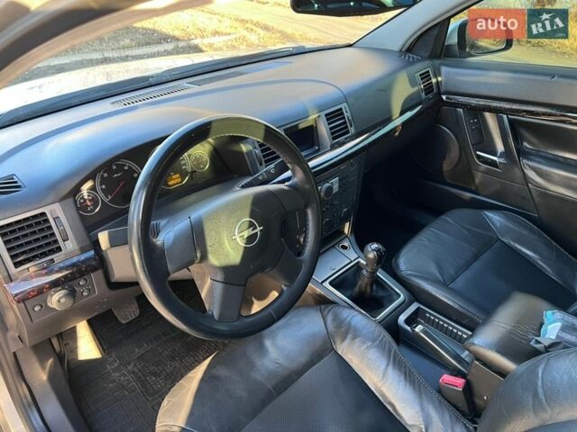 Серый Опель Вектра, объемом двигателя 2 л и пробегом 409 тыс. км за 3750 $, фото 11 на Automoto.ua
