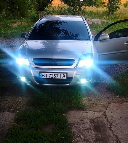 Серый Опель Вектра, объемом двигателя 1.9 л и пробегом 325 тыс. км за 5300 $, фото 5 на Automoto.ua