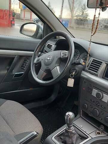 Серый Опель Вектра, объемом двигателя 2.2 л и пробегом 287 тыс. км за 4000 $, фото 9 на Automoto.ua
