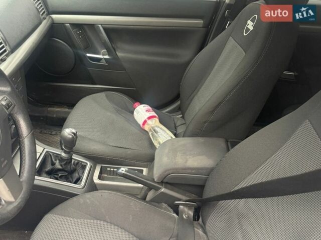 Серый Опель Вектра, объемом двигателя 1.91 л и пробегом 317 тыс. км за 5000 $, фото 11 на Automoto.ua