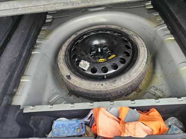 Серый Опель Вектра, объемом двигателя 1.9 л и пробегом 350 тыс. км за 1850 $, фото 17 на Automoto.ua