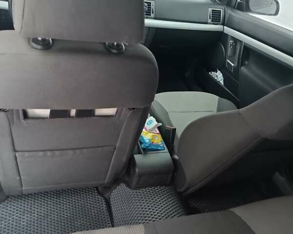 Серый Опель Вектра, объемом двигателя 2.2 л и пробегом 228 тыс. км за 4200 $, фото 9 на Automoto.ua