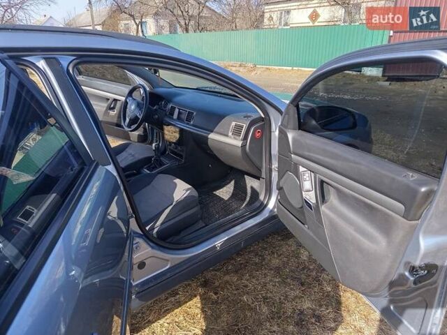 Серый Опель Вектра, объемом двигателя 1.9 л и пробегом 344 тыс. км за 4000 $, фото 5 на Automoto.ua
