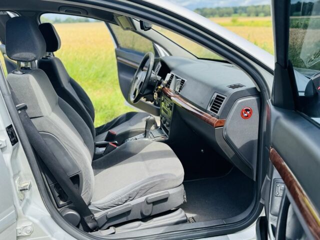 Серый Опель Вектра, объемом двигателя 2.2 л и пробегом 178 тыс. км за 2500 $, фото 10 на Automoto.ua