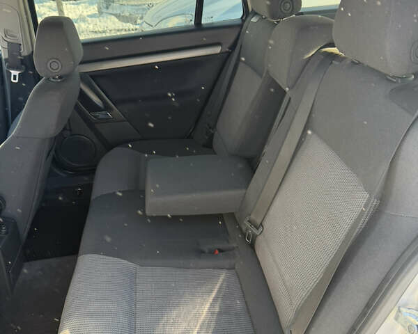 Сірий Опель Вектра, об'ємом двигуна 1.8 л та пробігом 276 тис. км за 3900 $, фото 9 на Automoto.ua