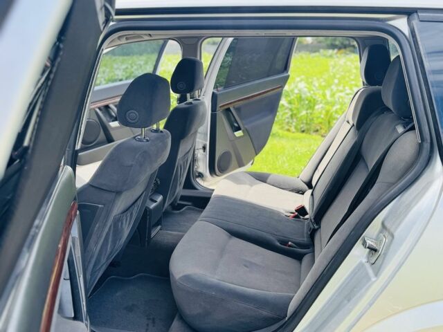 Серый Опель Вектра, объемом двигателя 2.2 л и пробегом 178 тыс. км за 2500 $, фото 9 на Automoto.ua