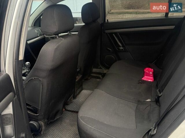 Серый Опель Вектра, объемом двигателя 1.91 л и пробегом 317 тыс. км за 5000 $, фото 13 на Automoto.ua