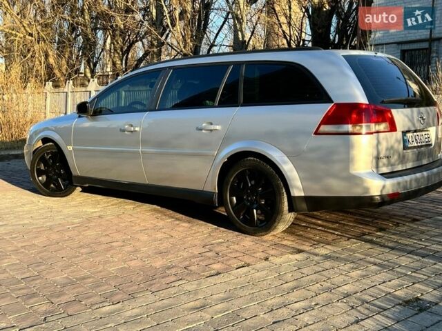 Серый Опель Вектра, объемом двигателя 2 л и пробегом 409 тыс. км за 3750 $, фото 6 на Automoto.ua