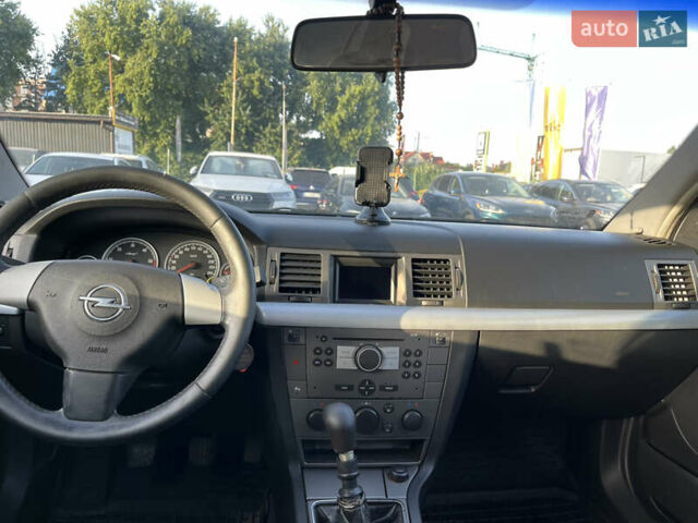 Сірий Опель Вектра, об'ємом двигуна 1.9 л та пробігом 441 тис. км за 3950 $, фото 16 на Automoto.ua