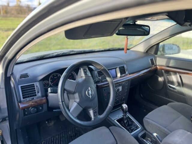 Серый Опель Вектра, объемом двигателя 1.9 л и пробегом 360 тыс. км за 4300 $, фото 6 на Automoto.ua