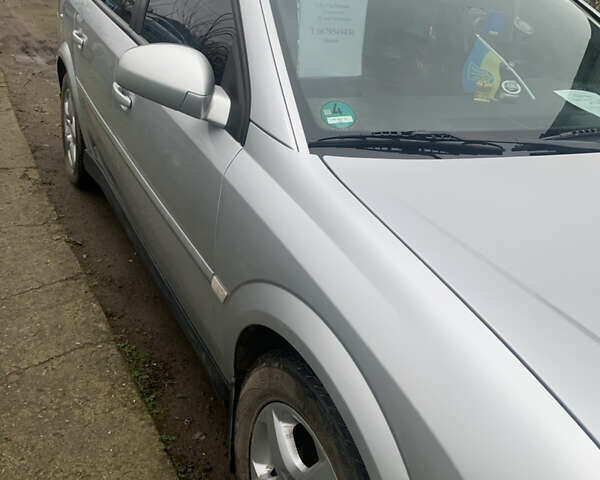 Сірий Опель Вектра, об'ємом двигуна 1.8 л та пробігом 265 тис. км за 4750 $, фото 4 на Automoto.ua