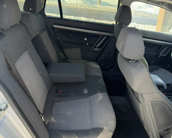 Сірий Опель Вектра, об'ємом двигуна 1.8 л та пробігом 276 тис. км за 3900 $, фото 12 на Automoto.ua