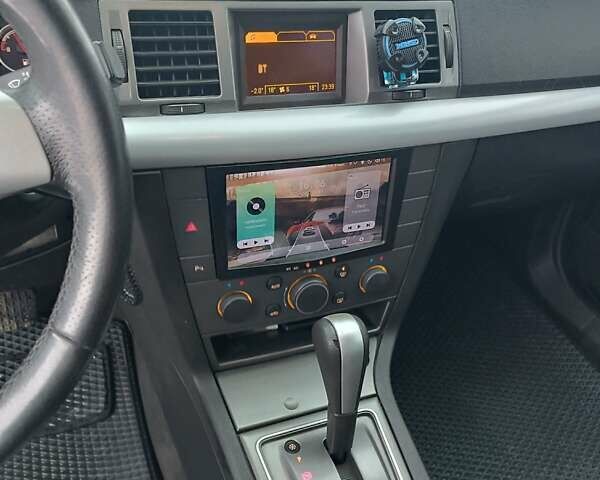 Серый Опель Вектра, объемом двигателя 2.2 л и пробегом 228 тыс. км за 4200 $, фото 13 на Automoto.ua