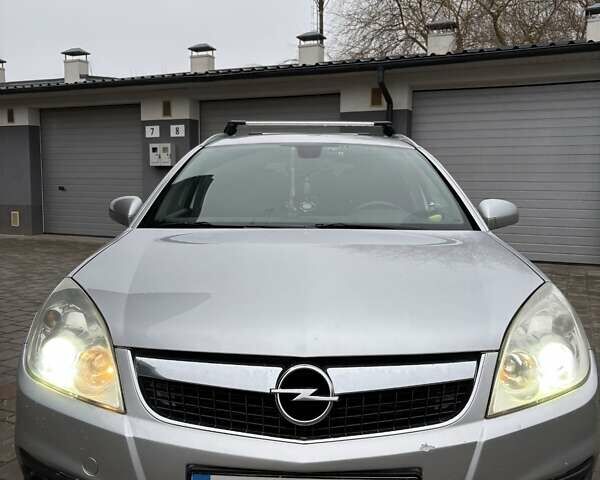 Серый Опель Вектра, объемом двигателя 1.9 л и пробегом 244 тыс. км за 5400 $, фото 1 на Automoto.ua