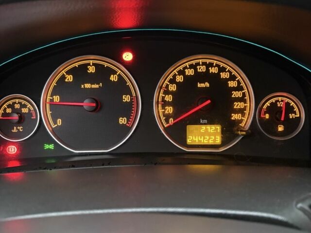 Серый Опель Вектра, объемом двигателя 1.9 л и пробегом 244 тыс. км за 5400 $, фото 16 на Automoto.ua