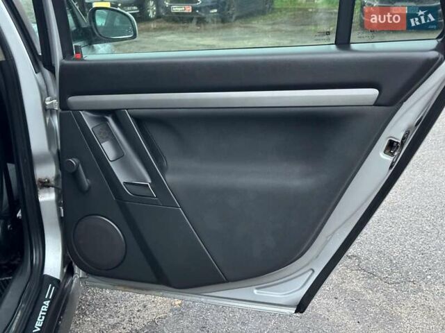 Серый Опель Вектра, объемом двигателя 1.9 л и пробегом 294 тыс. км за 5490 $, фото 19 на Automoto.ua