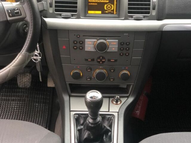 Серый Опель Вектра, объемом двигателя 1.9 л и пробегом 298 тыс. км за 2850 $, фото 6 на Automoto.ua