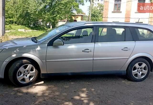 Серый Опель Вектра, объемом двигателя 1.9 л и пробегом 370 тыс. км за 6150 $, фото 4 на Automoto.ua